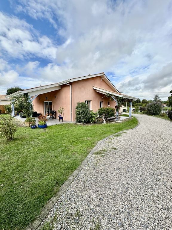 Maison GRAYAN ET L'HOPITAL 398000€ PAILLÉ IMMOBILIER